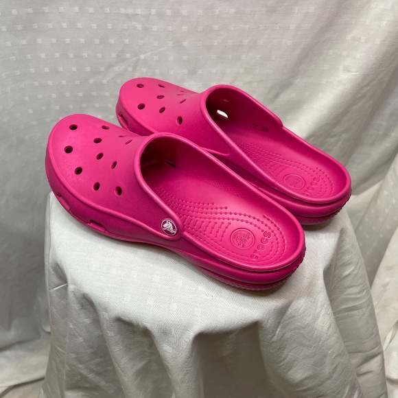 Pink Crocs - Picture 4 of 6